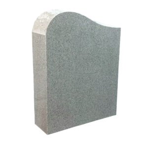 Korkeus 60cm, leveys 48cm, vahvuus 15cm Pintakäsittelyt: Etupinta sekä sivut hiottu, päällinen louhittu ja tausta sahattu. Useimmille uurnahautapaikoille ja  kaikille arkkupaikoille soveltuva koko, suunniteltu 2-4 henkilön nimitiedoille