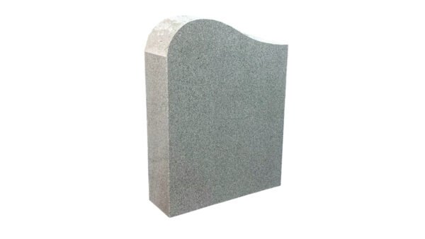 Korkeus 60cm, leveys 48cm, vahvuus 15cm Pintakäsittelyt: Etupinta sekä sivut hiottu, päällinen louhittu ja tausta sahattu. Useimmille uurnahautapaikoille ja  kaikille arkkupaikoille soveltuva koko, suunniteltu 2-4 henkilön nimitiedoille