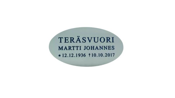 Pohja 4 mm ruostumaton teräs ,soikea, teksti mustaksi maalattu. Koko:70 x130 mm Kiinnitystapit sisältyvät toimitukseen. Voi asentaa myös liimalla tai 2 puolisella teipillä