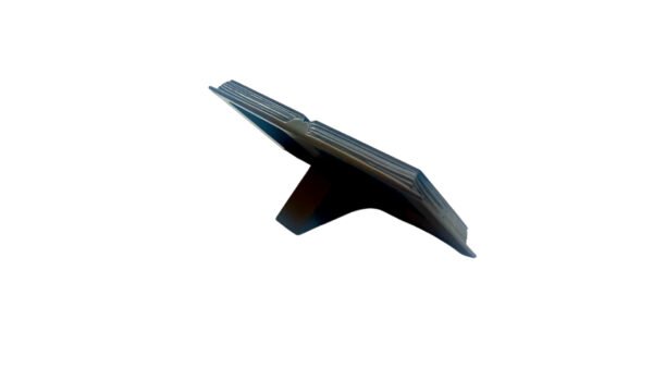 Pronssikirja hautakiven päälle Koko: 115 x 220 x 20 mm Voidaan asentaa uusiin ja vanhoihin hautakiviin.