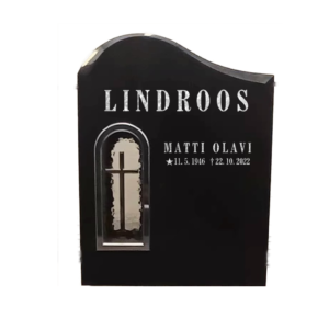 Korkeus 60 cm, leveys 48cm, vahvuus 15 cm. Etupinta, sivut ja päällinen hiottu Hiotut viisteet.