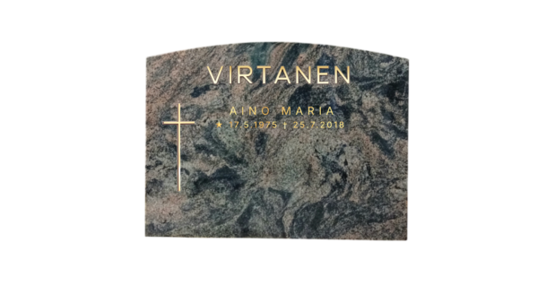 Korkeus 60 cm, leveys 80 cm, vahvuus 15cm. Etupinta, sivut sekä päällinen ovat hiottuna ja tausta sahattuna.